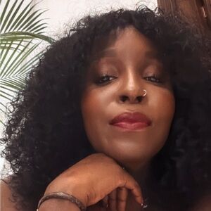 Meet your Posher, Farrah